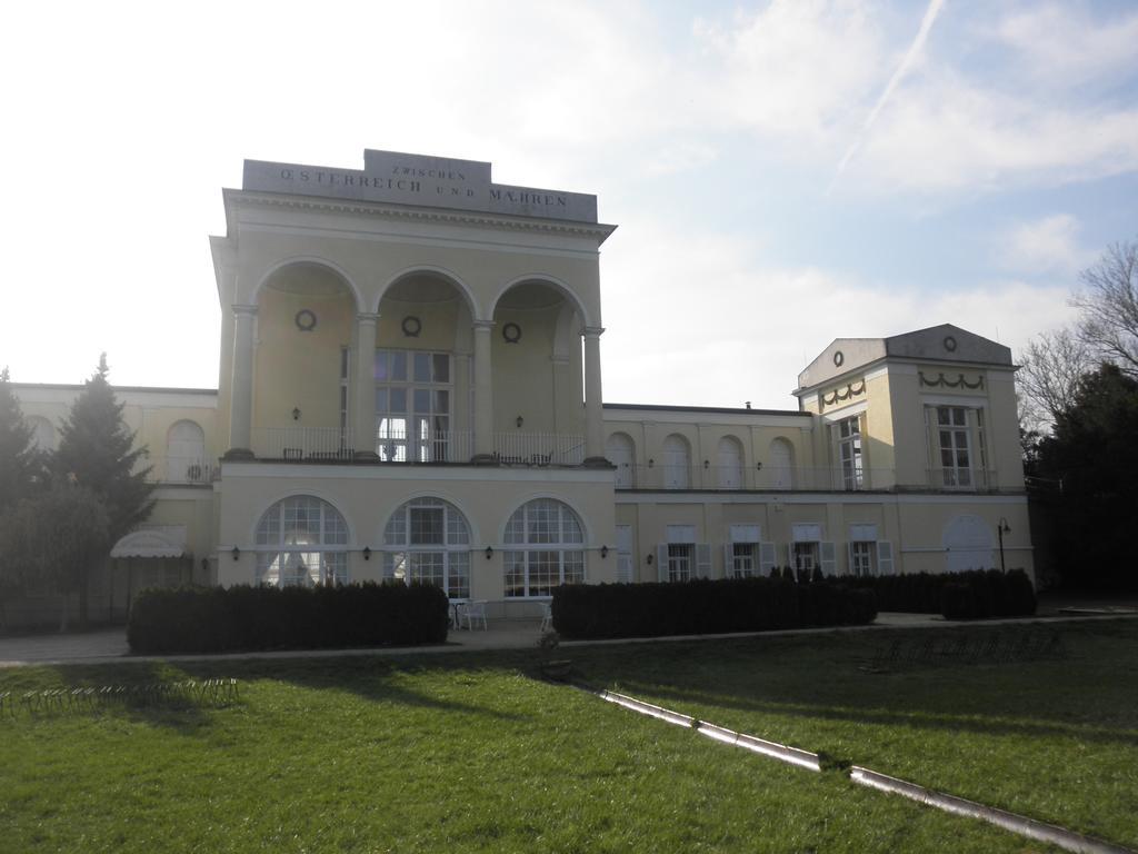 Apartmány Hlohovec Exterior foto